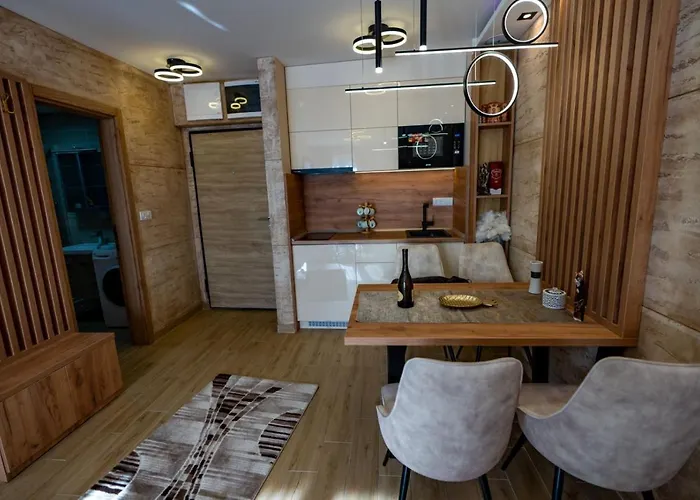 Hill Isidorovic Divcibare